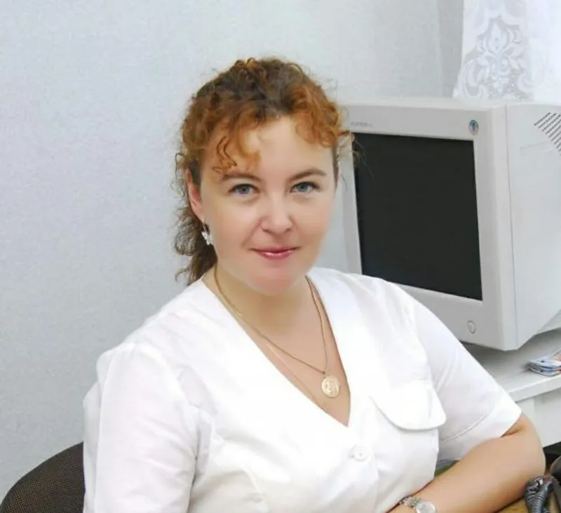 По эффективности радиоволна не уступает даже лазерной хирургии. В нашей клинике эта процедура выполняется безболезненно и очень быстро. Как правило достаточно и 15 минут! Одно из главных преимуществ радиоволновой деструкции – минимальный риск проникновения и распространения инфекции. Ну а если врач подозревает серьезную патологию – кусочек удаленной ткани можно отправить на исследование.