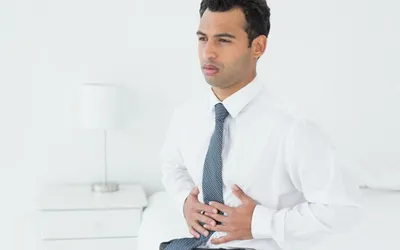 17 головних причин болю в животі