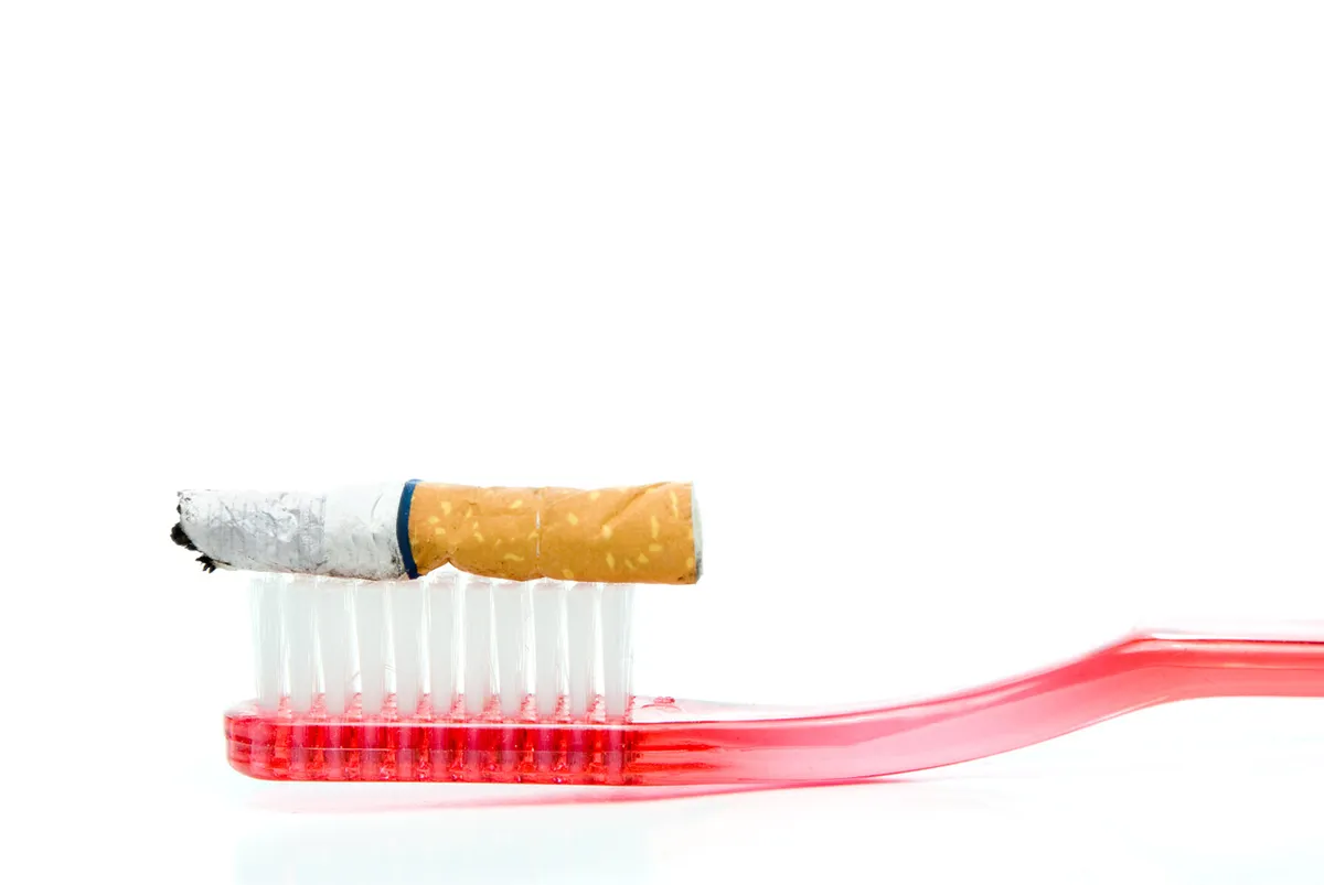 Откуда берется неприятный запах изо рта и что с этим делать?